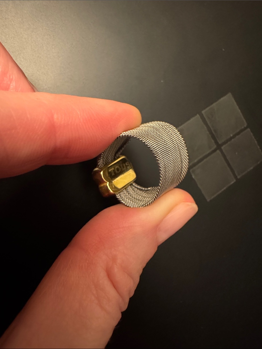 TOUS 18k Gold Ring with Mesh Ribbon Band - Picture 10 of 12